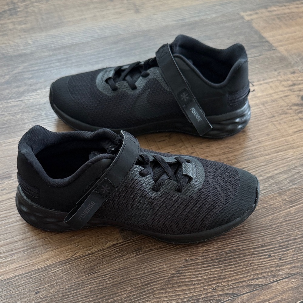 Nike Flyease Kids Black Sneakers Youth size 3 - Picture 3 of 13